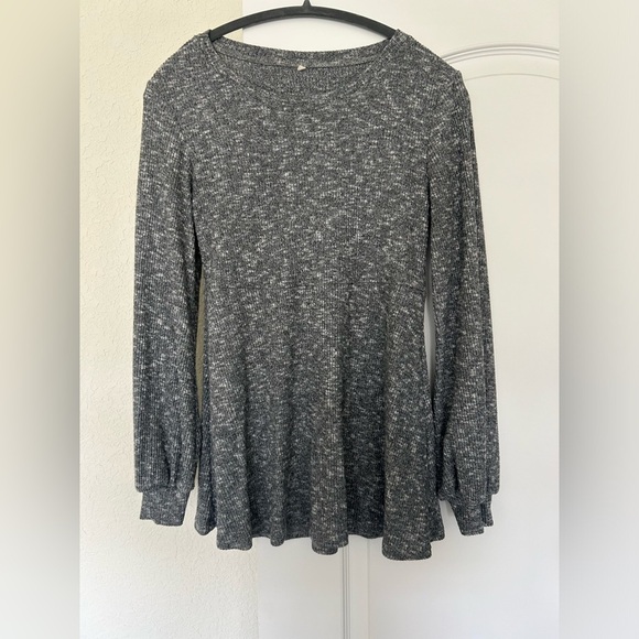 EUC BBHoping Women's Maternity Peplum Sweater
Color - Light Heather Gray - Picture 5 of 8